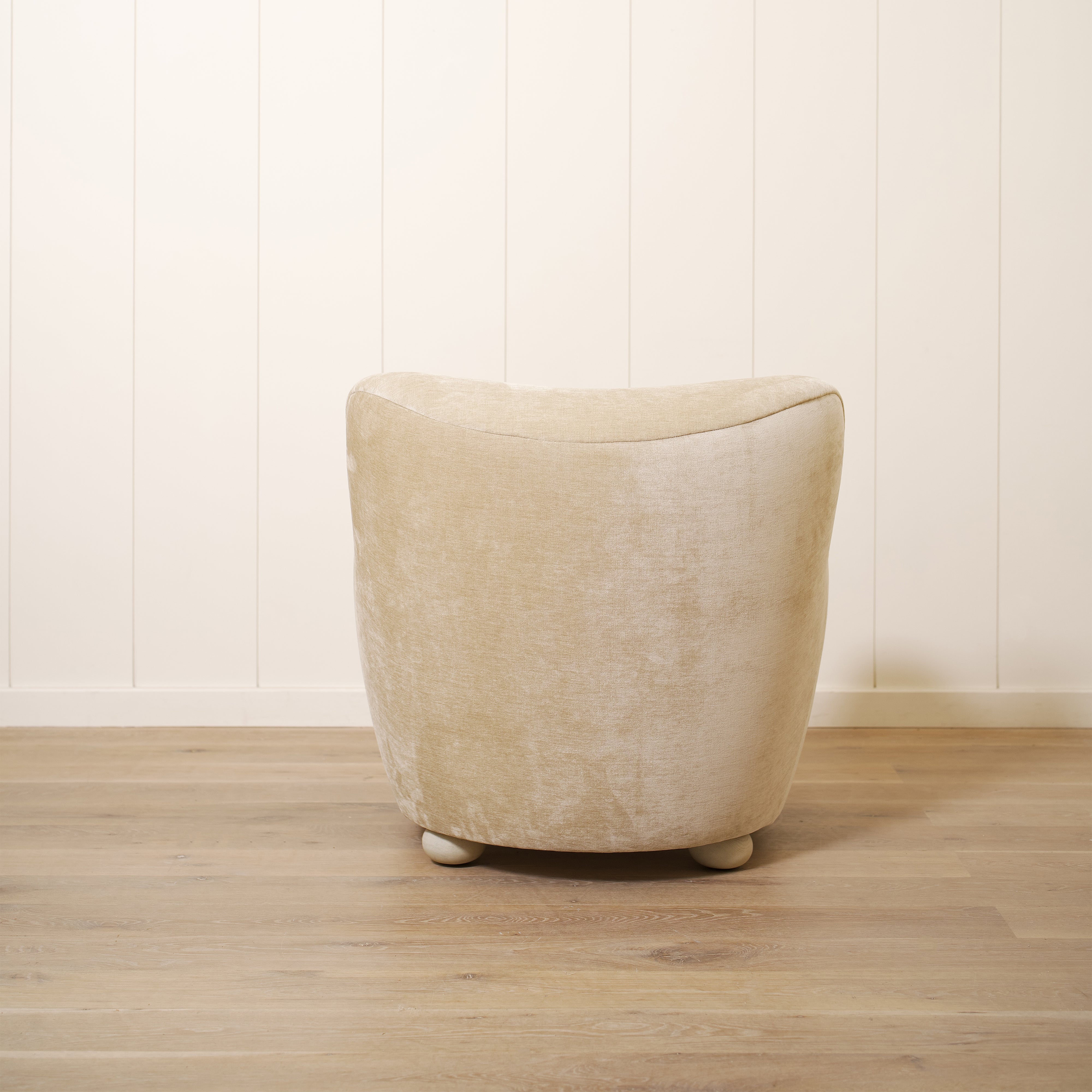 As shown upholstered in Canyon Sand, legs in Sand finish