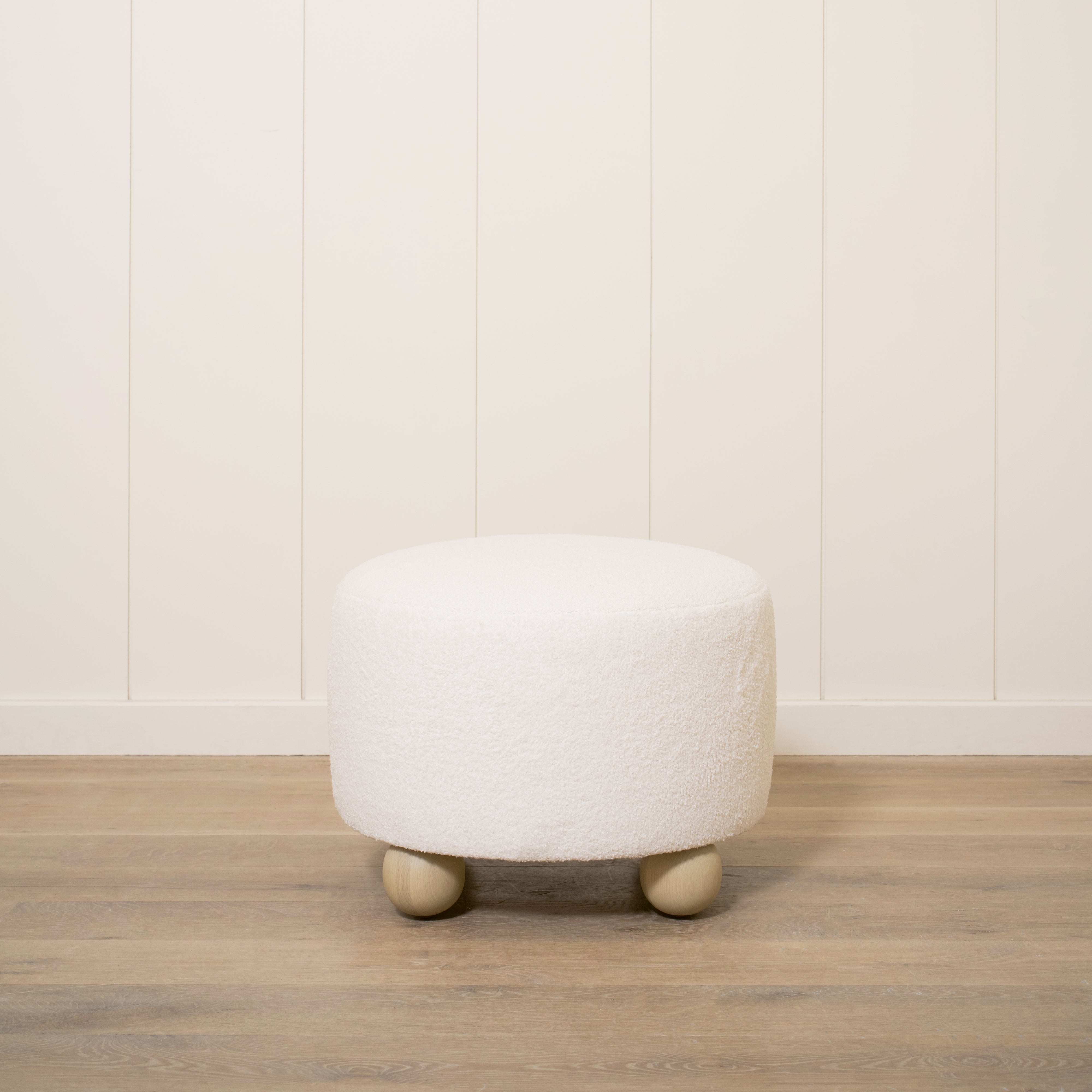 As Shown: 23"Dia x 17"H | Fabric: Peak White | Material: Solid & Engineered Oak | Finish: Sand