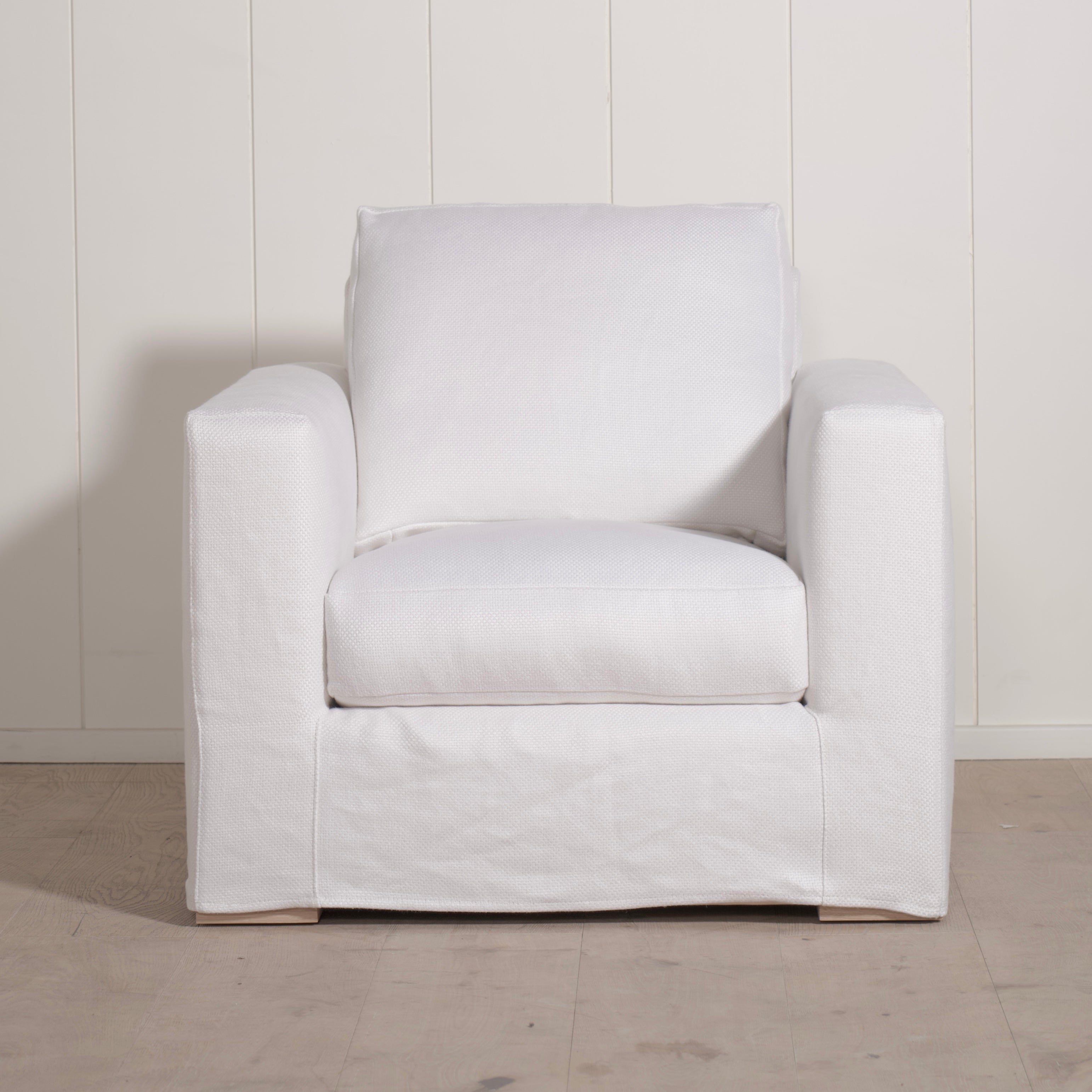 As Shown: in slicovered COM Monte White.*Fully Customizable