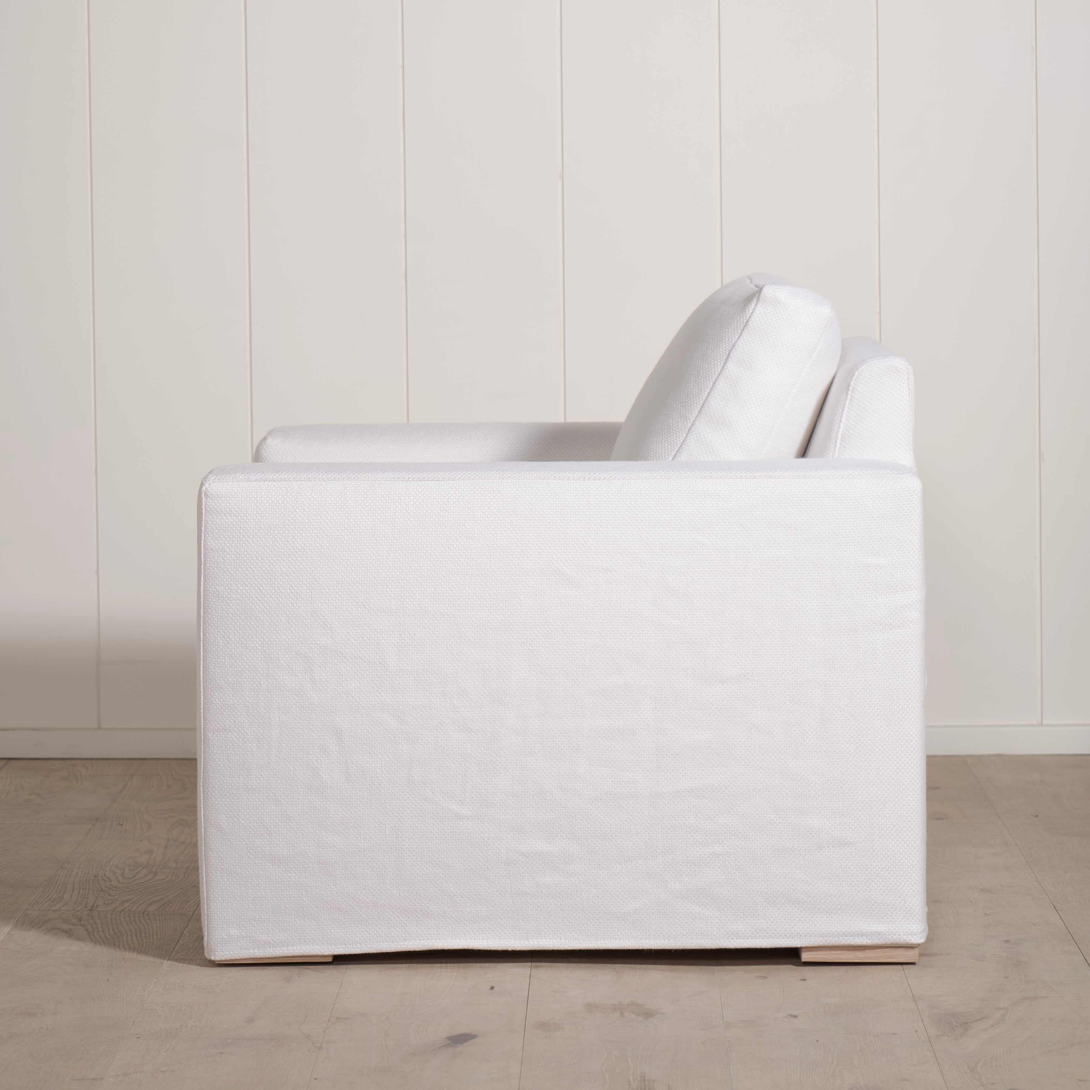 As Shown: in slicovered COM Monte White.*Fully Customizable