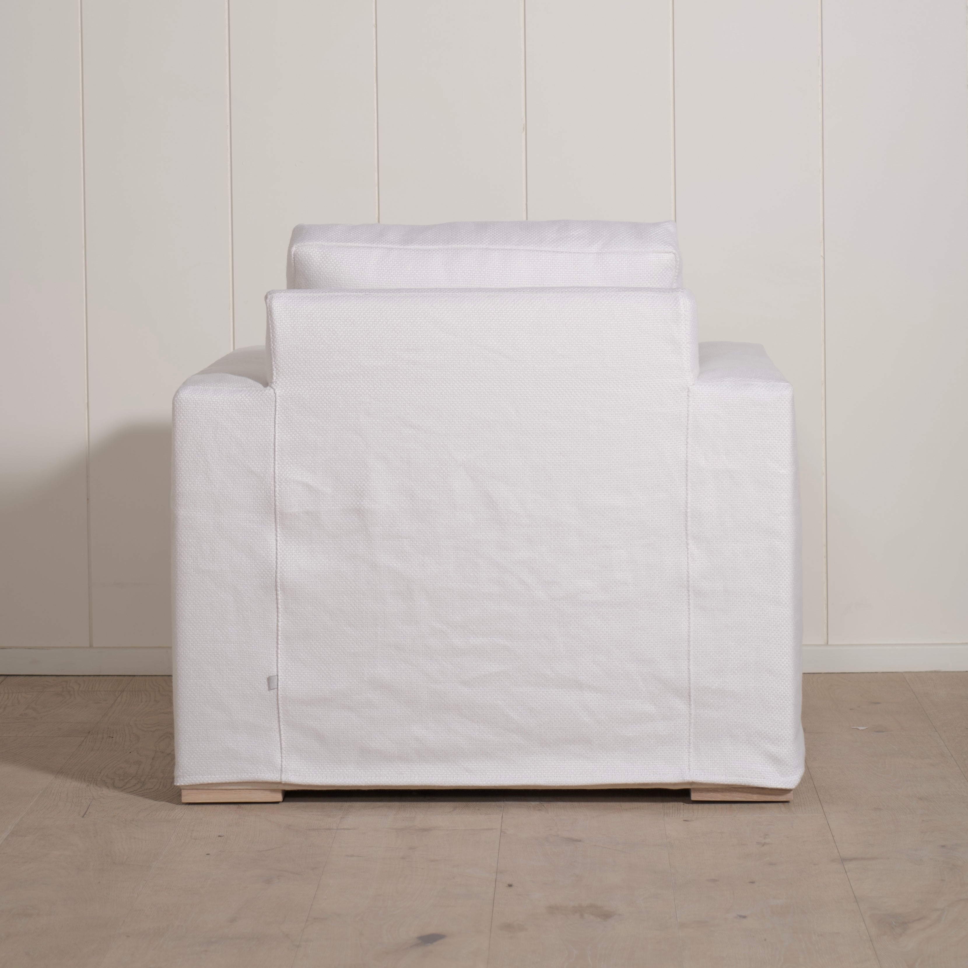 As Shown: in slicovered COM Monte White.*Fully Customizable