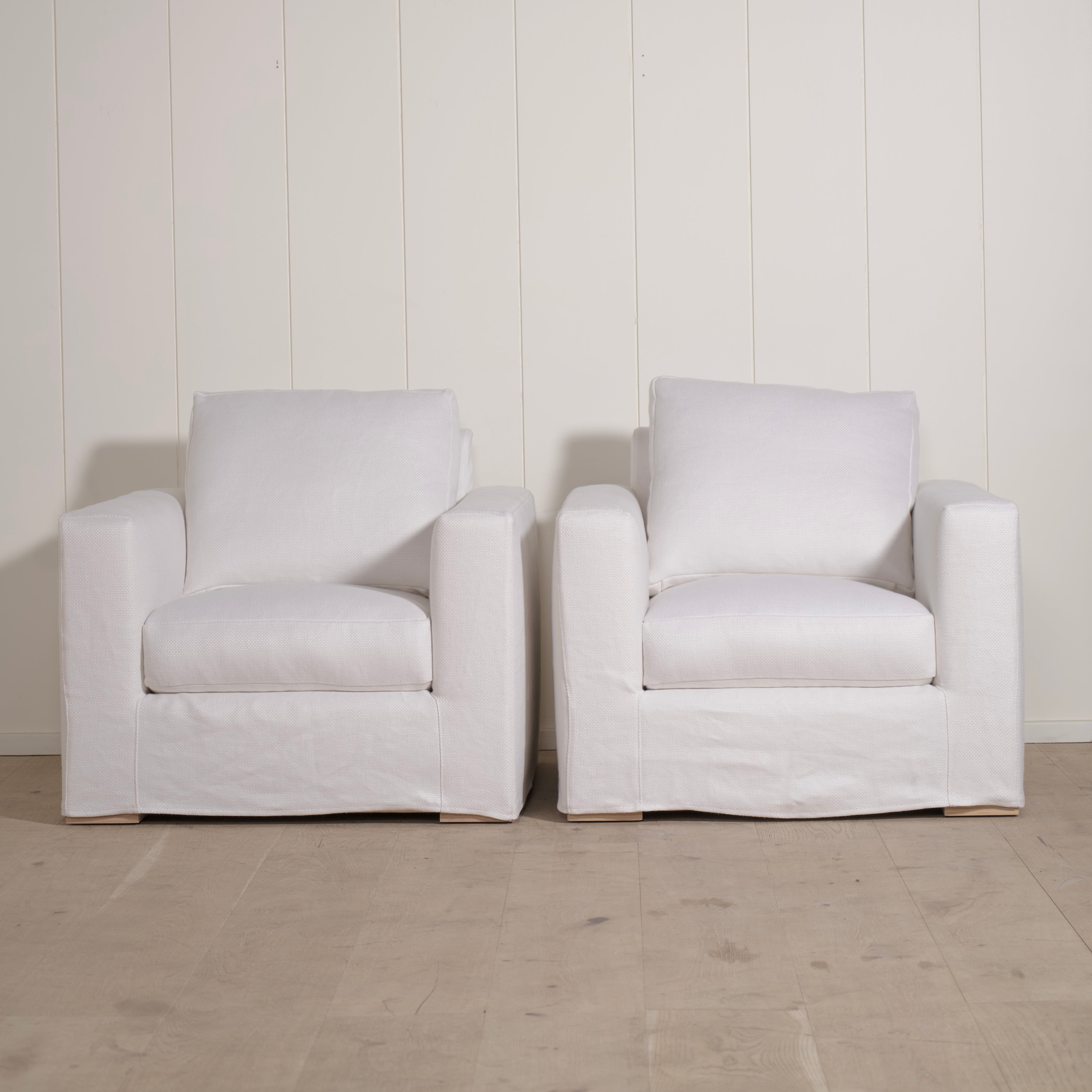 As Shown: in slicovered COM Monte White.*Fully Customizable