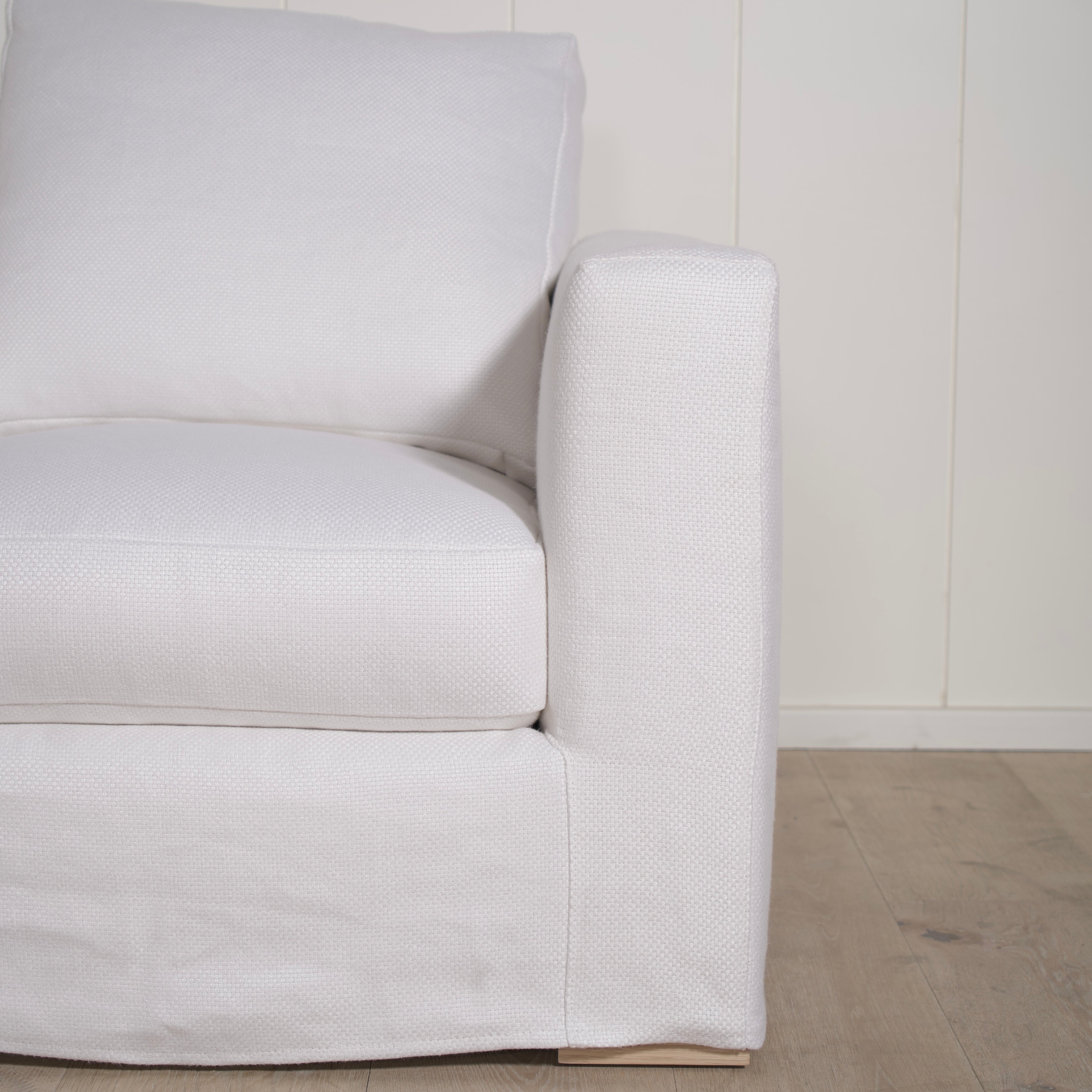 As Shown: in slicovered COM Monte White.*Fully Customizable