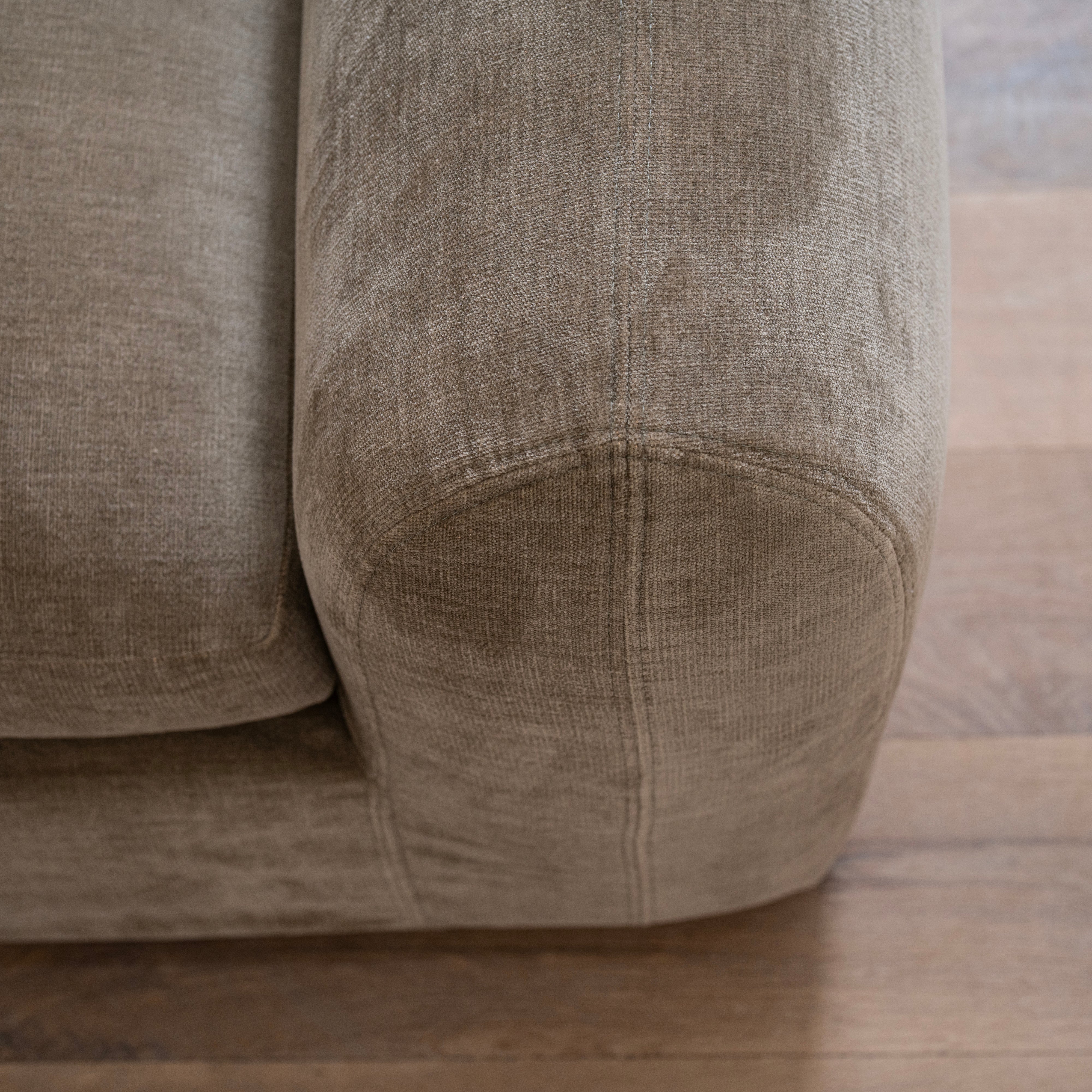 As Shown in Slipcovered Canyon Chestnut