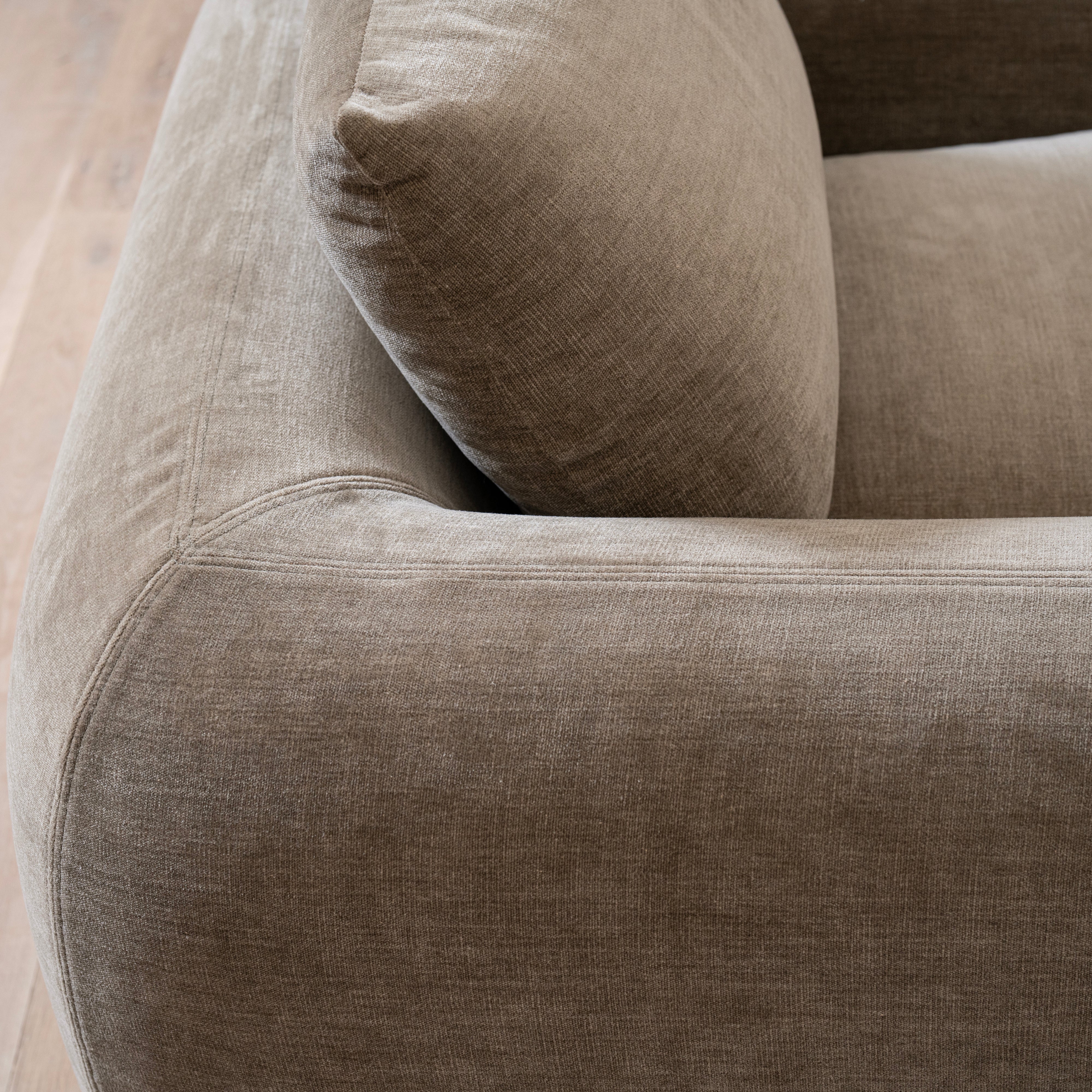 As Shown in Slipcovered Canyon Chestnut