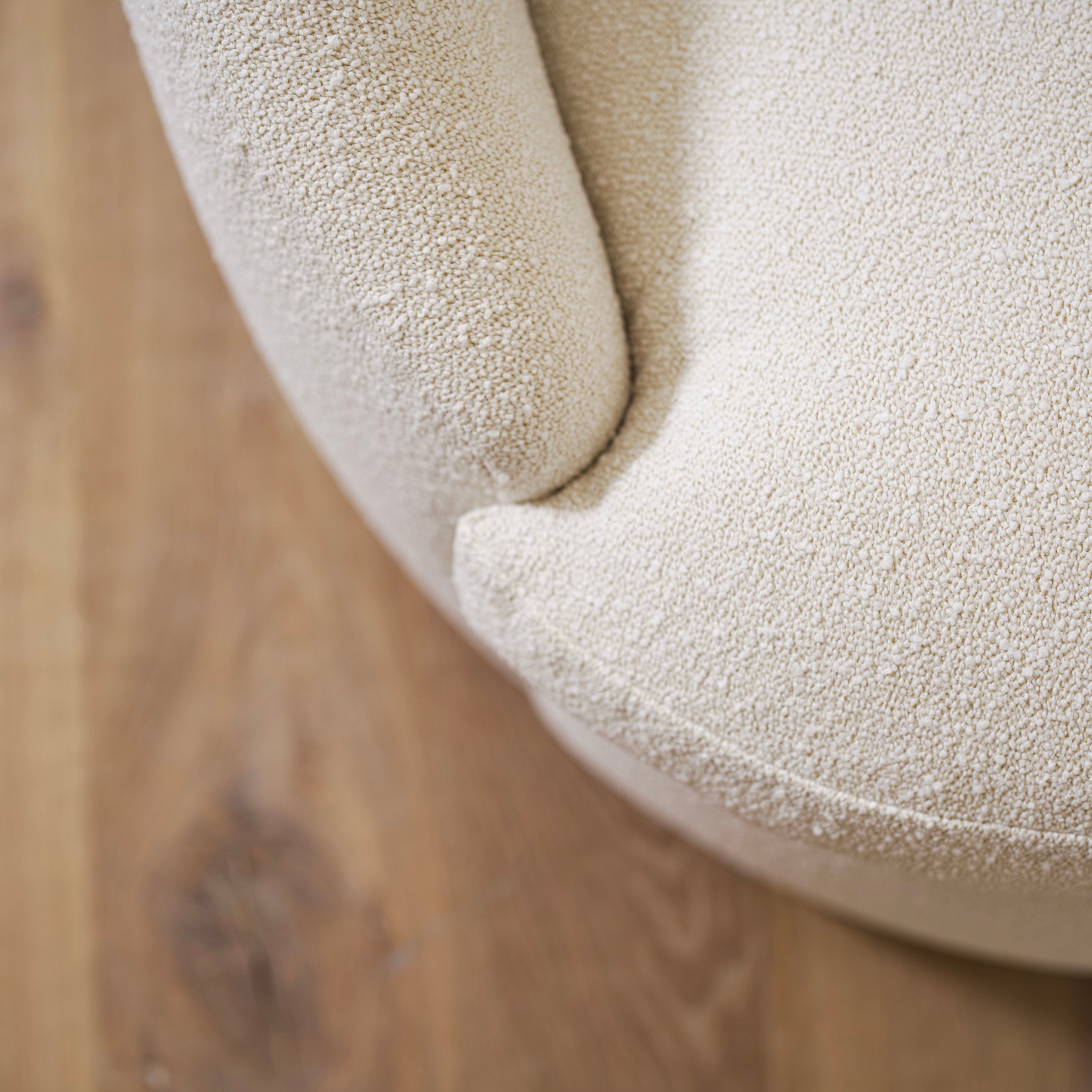 As Shown in Marsh Cream