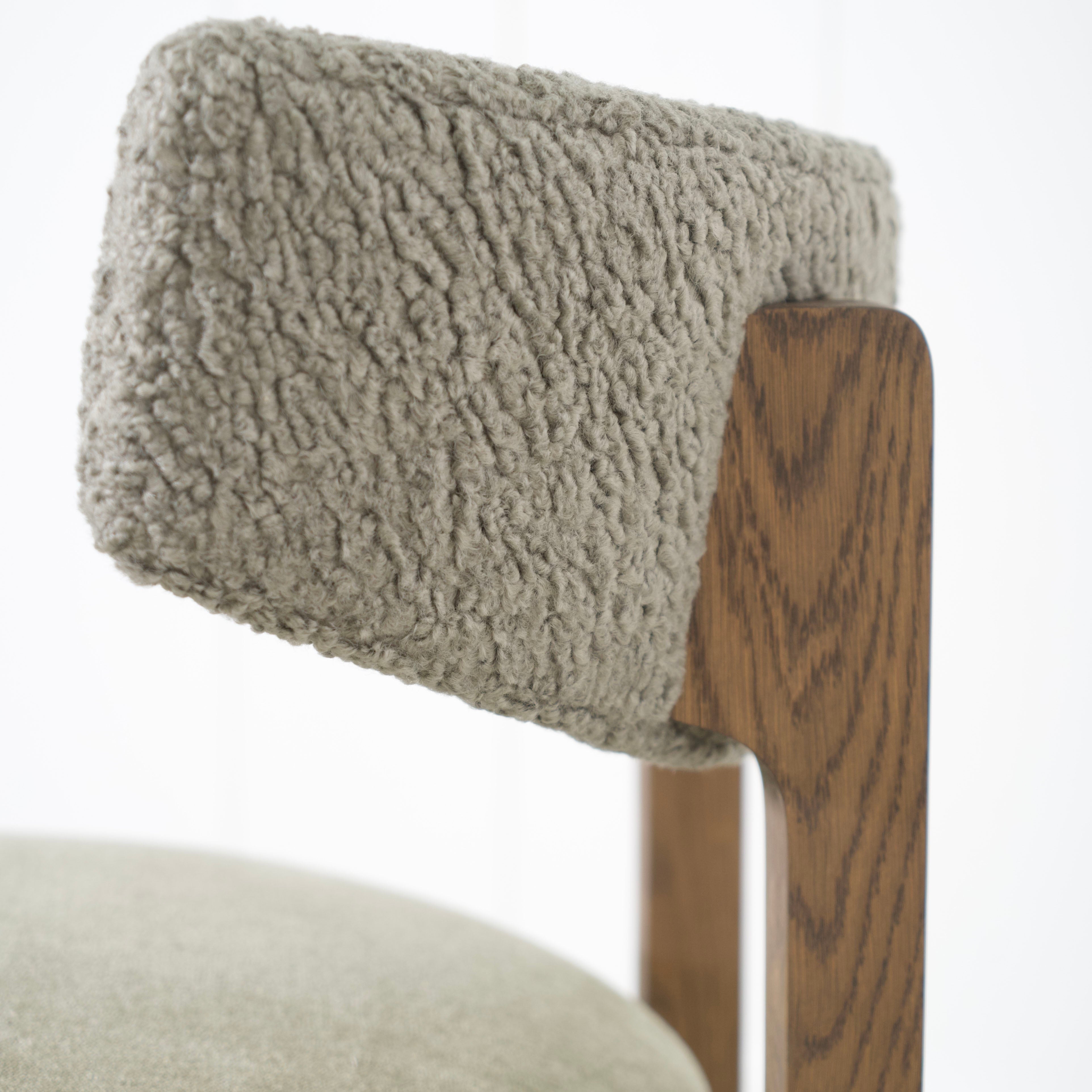 Sheepskin Olive back, Bellamy Moss seat. Cashmere Brown (Discontinued Finish) oak.