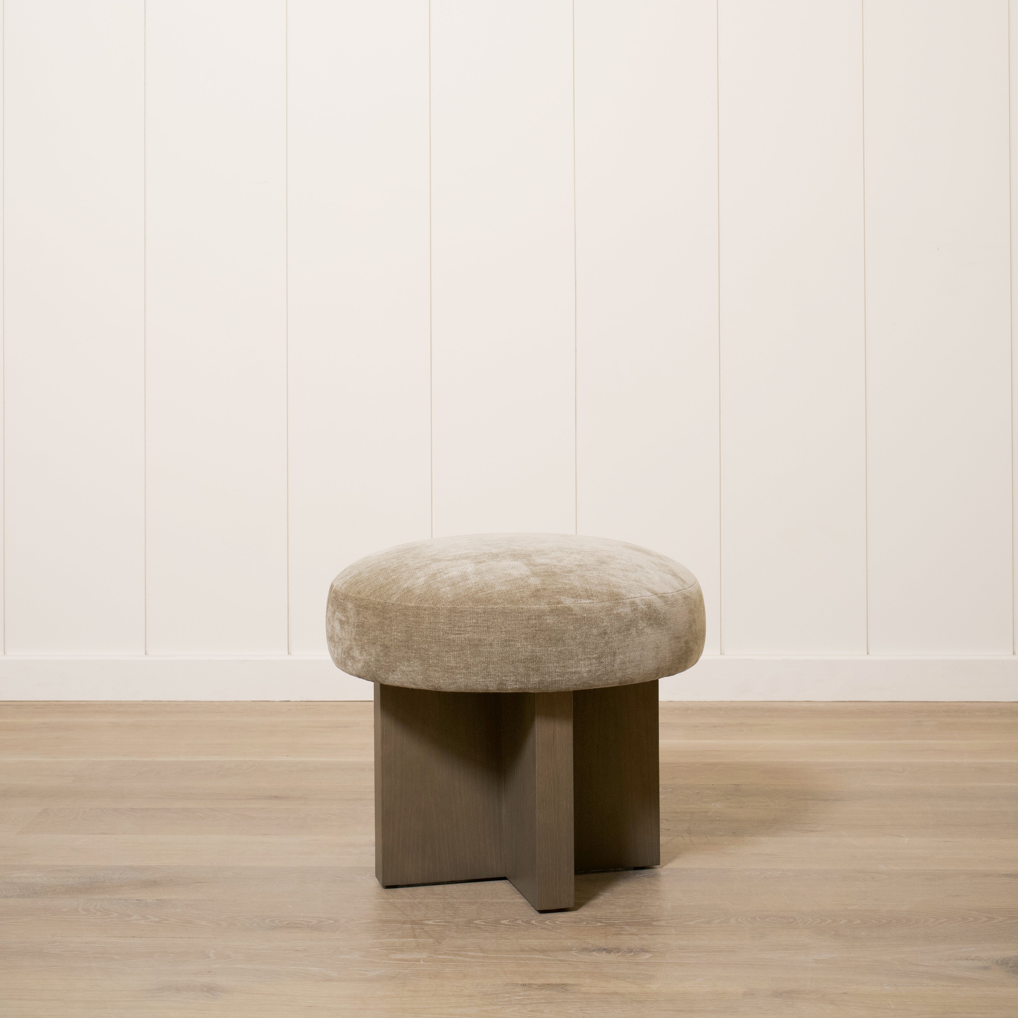 As Shown: 21"Dia x 19"H | Fabric: Canyon Chestnut | Material: Solid & Engineered Oak | Finish: Chestnut