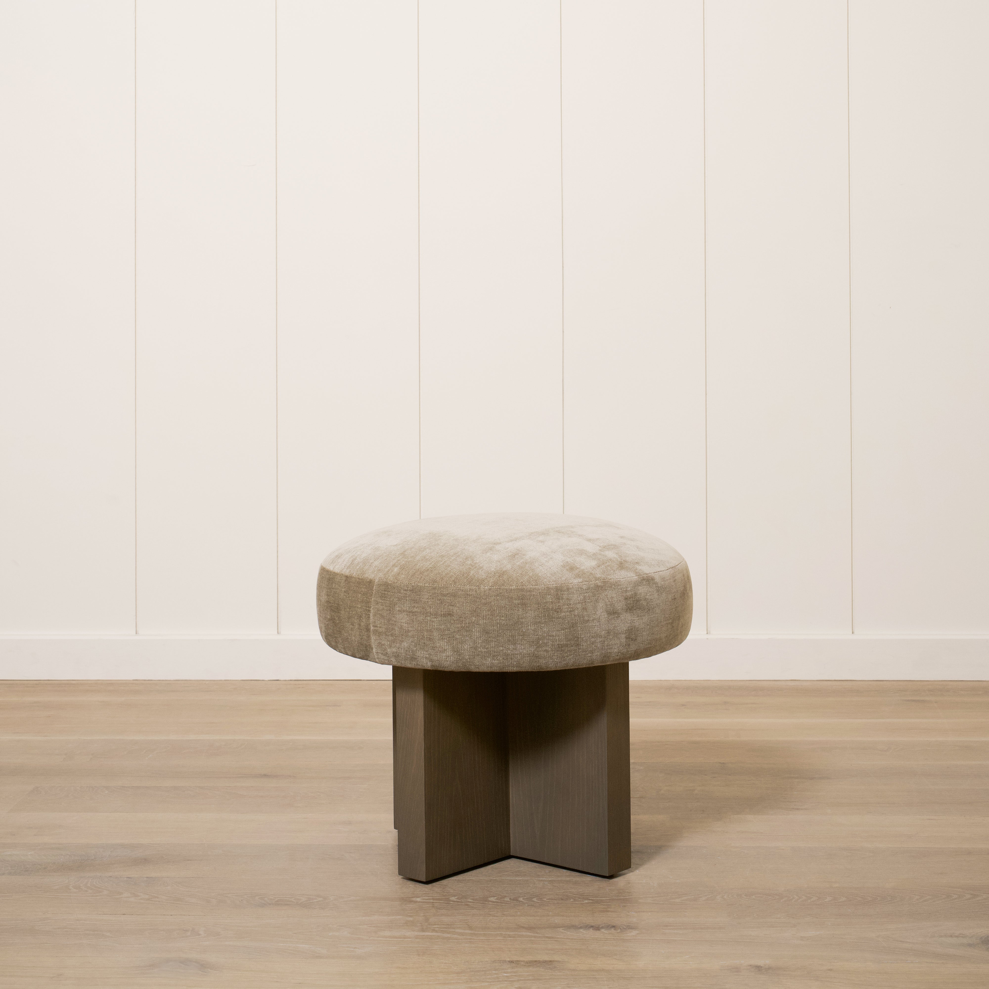 As Shown: 21"Dia x 19"H | Fabric: Canyon Chestnut | Material: Solid & Engineered Oak | Finish: Chestnut