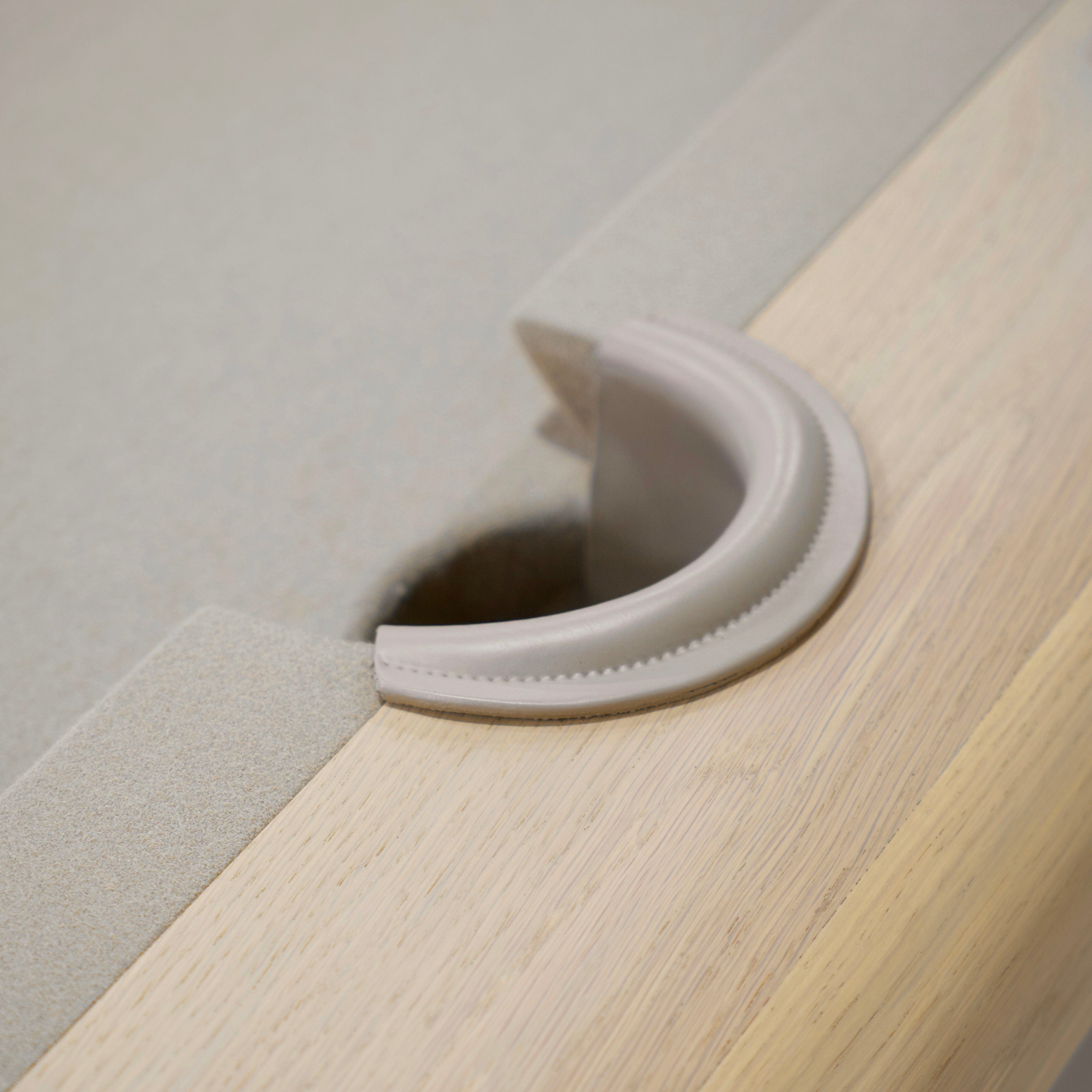 As Shown: Sadie S / Bullnosed Edge / Mint White Natural / Khaki Felt / Beige PocketsVariant 1 - Sadie S / Bullnosed Edge / Cashmere Brown (Discontinued Finish) / Khaki Felt / Beige Pockets