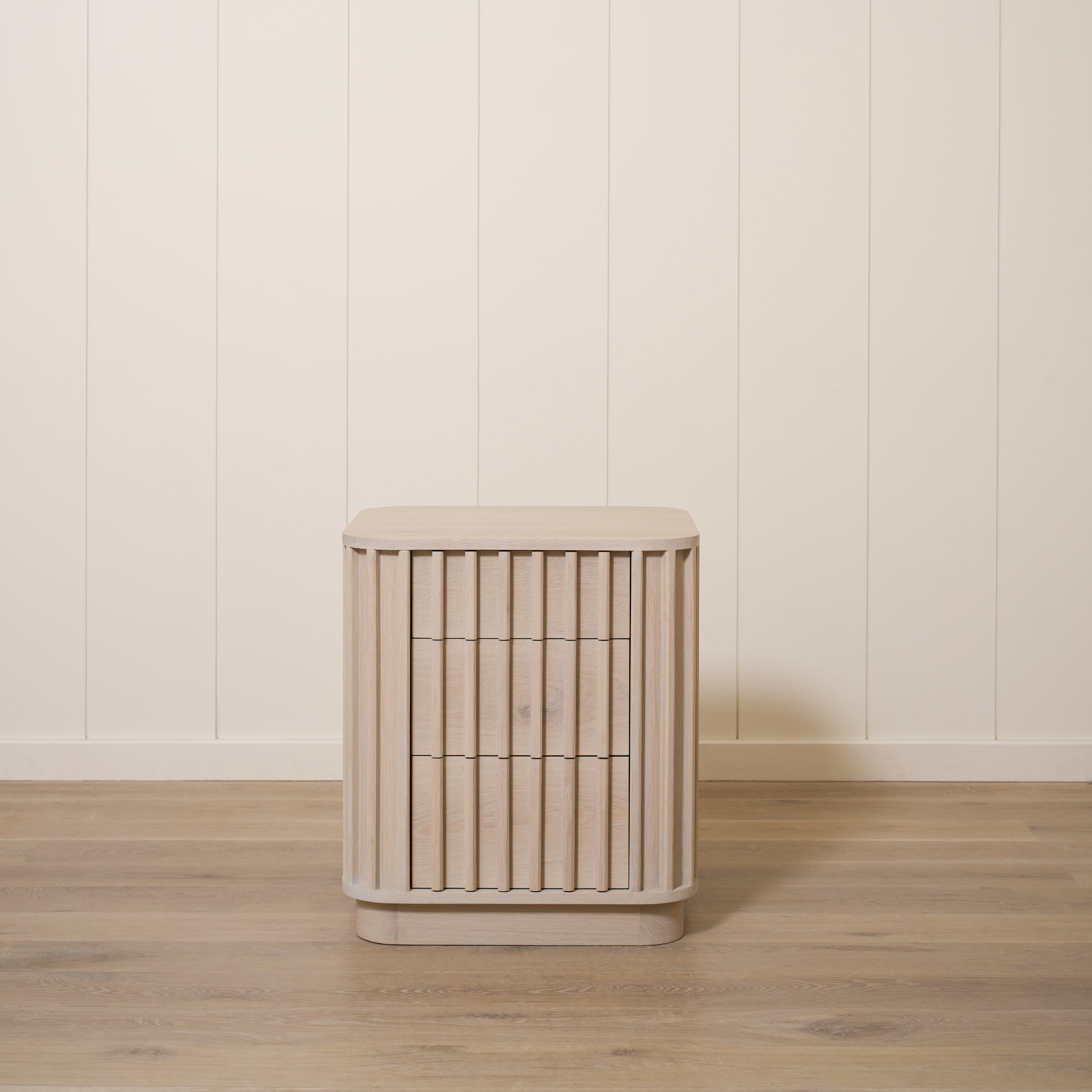 As Shown: 24"L X 22"D X 27"H | Material: Solid Oak | Finish: Shell