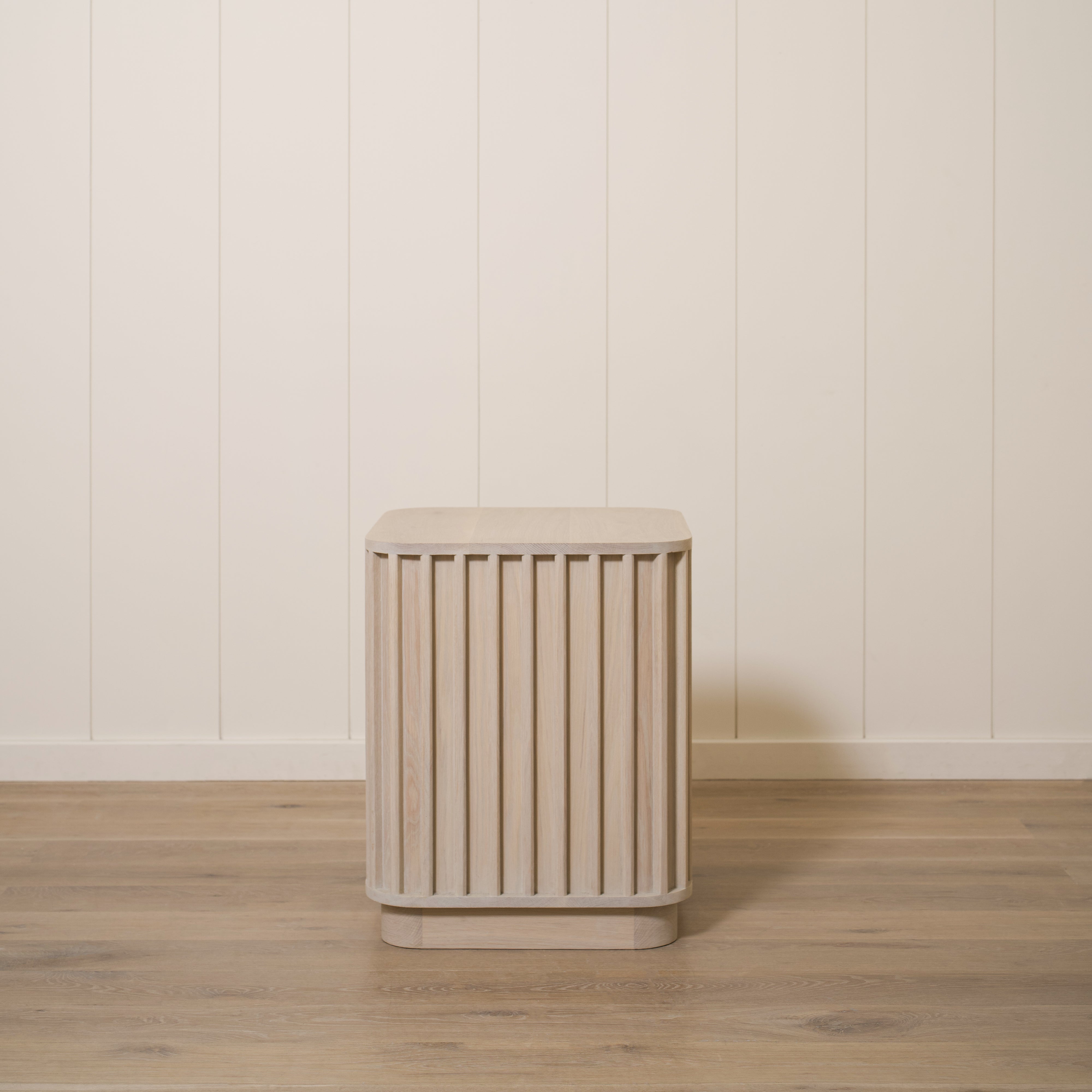 As Shown: 24"L X 22"D X 27"H | Material: Solid Oak | Finish: Shell