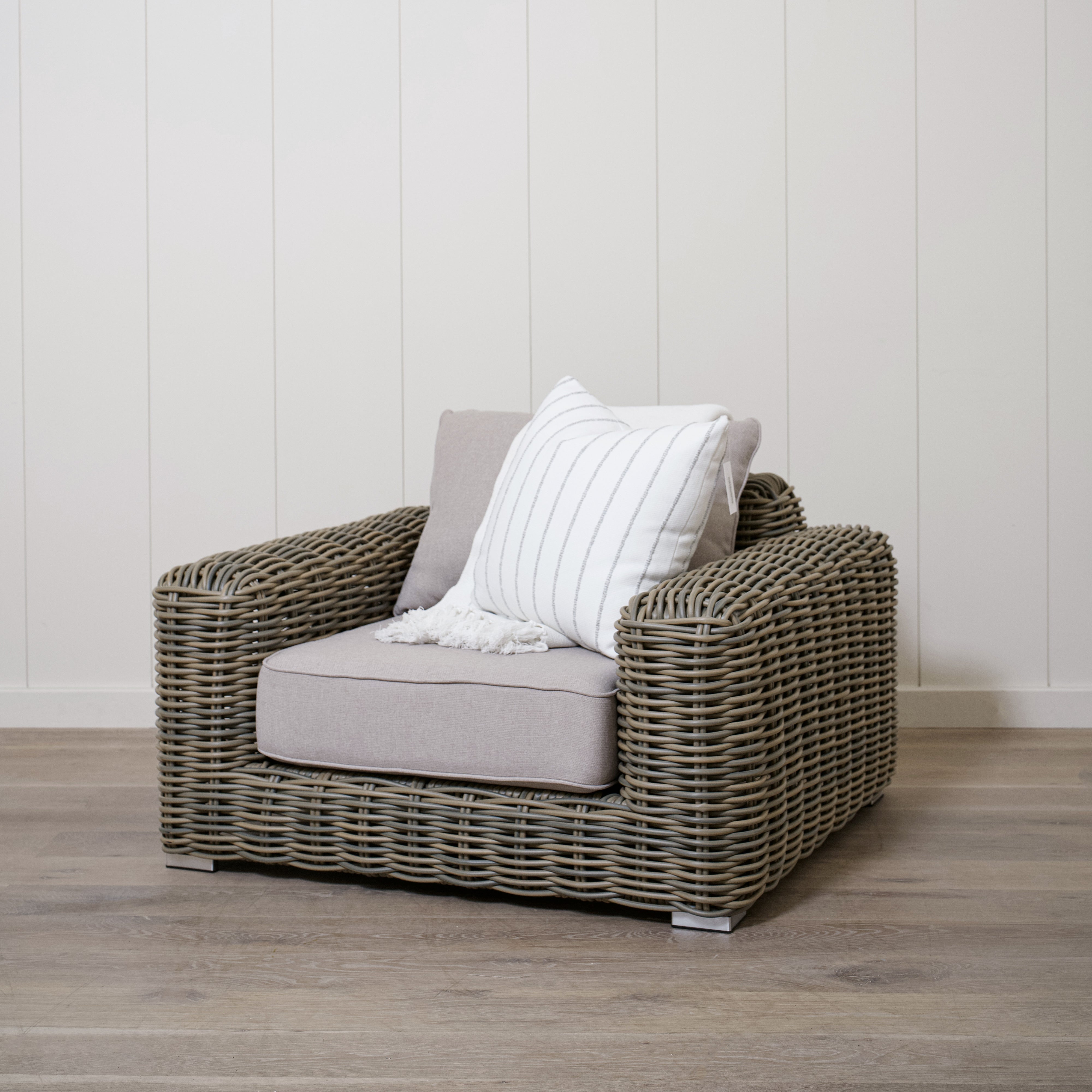 As Shown
Flax, Aluminum/Wicker