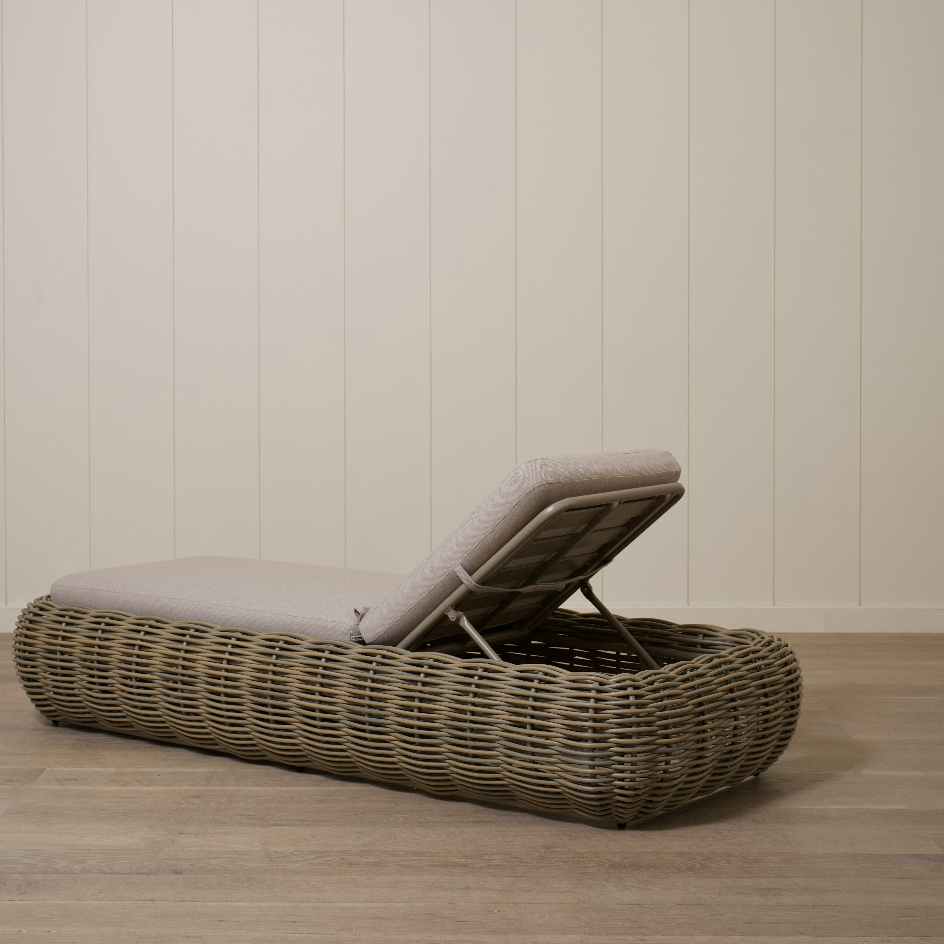 As Shown
Flax, Aluminum/Wicker