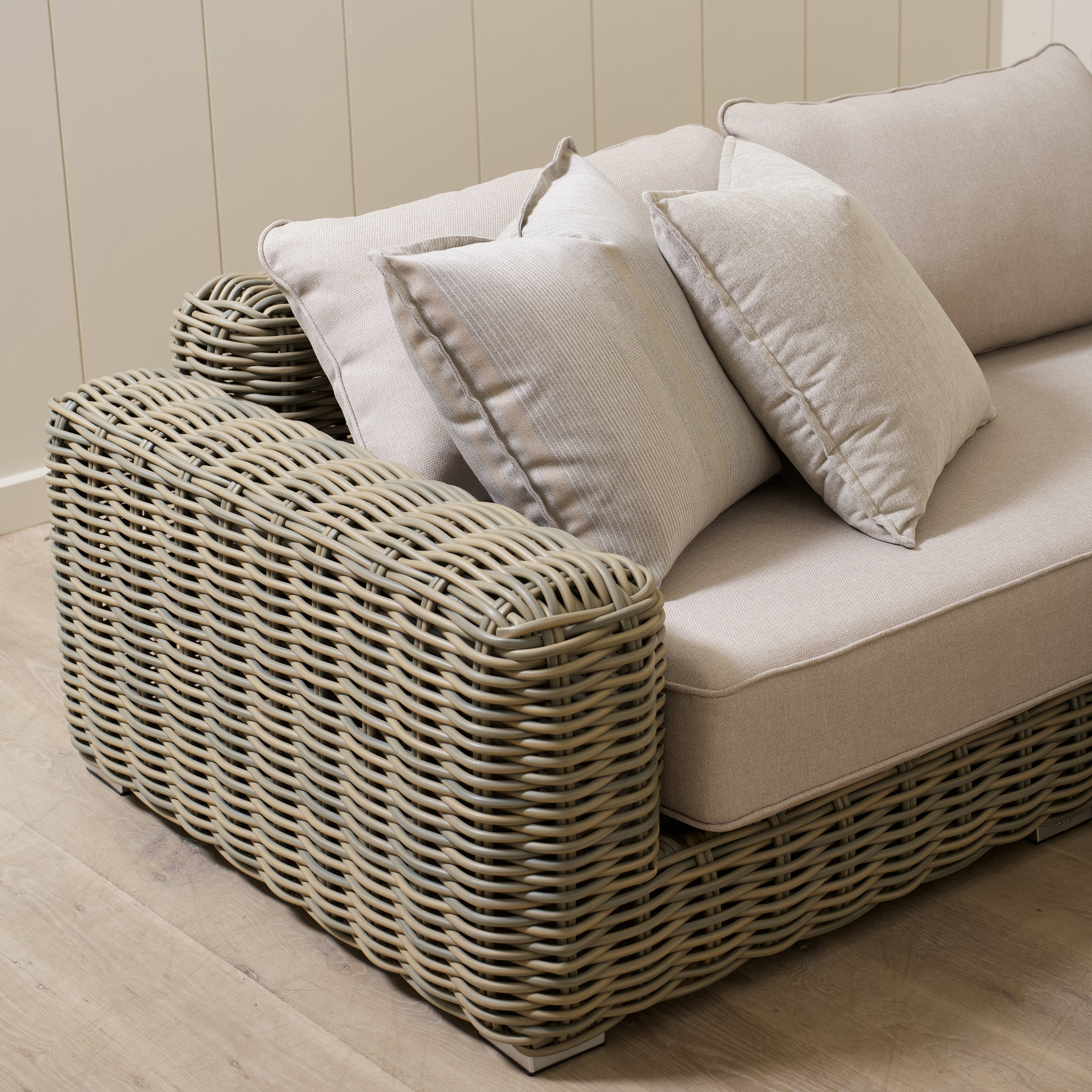 As Shown
Flax, Aluminum/Wicker