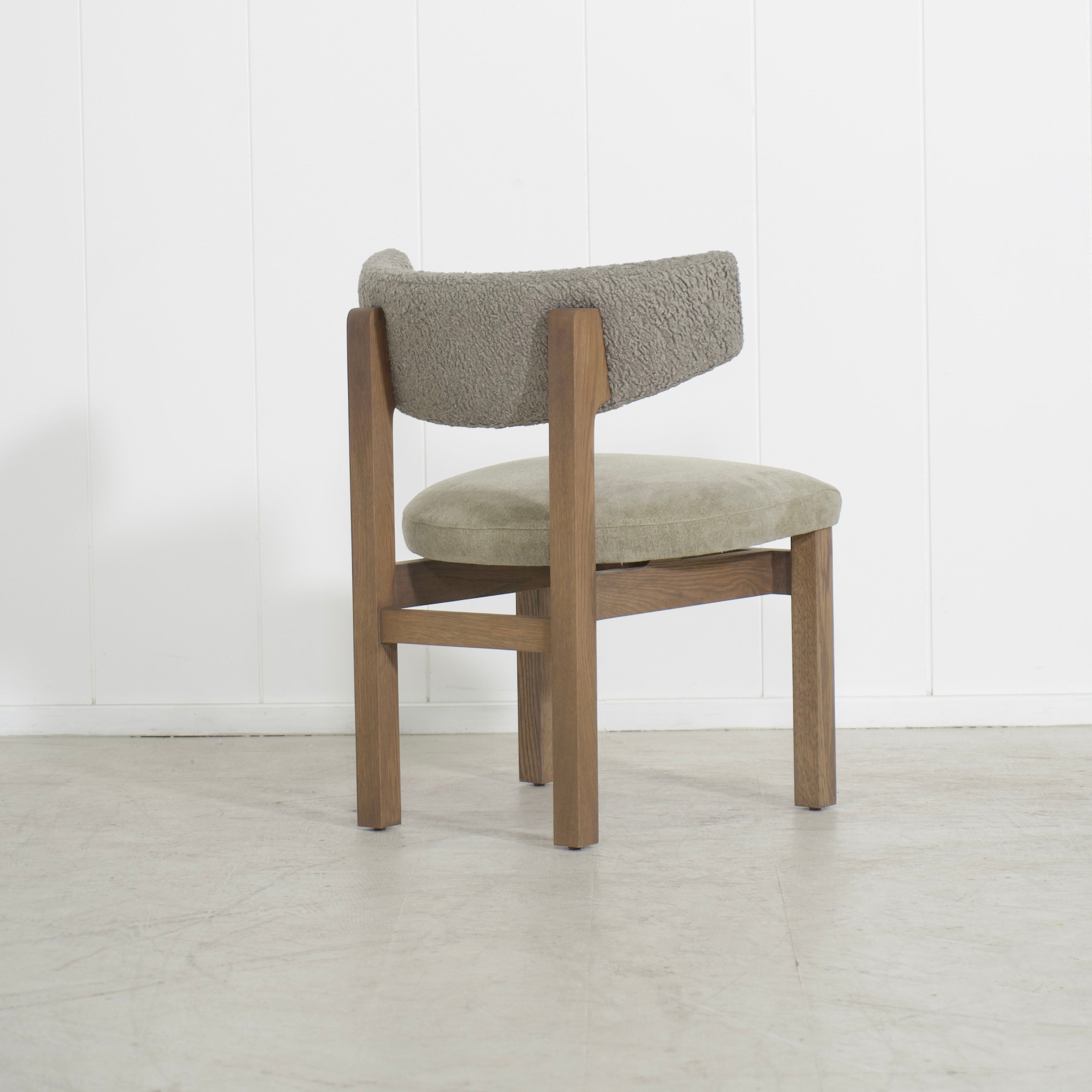 Sheepskin Olive back, Bellamy Moss seat. Cashmere Brown (Discontinued Finish) oak.