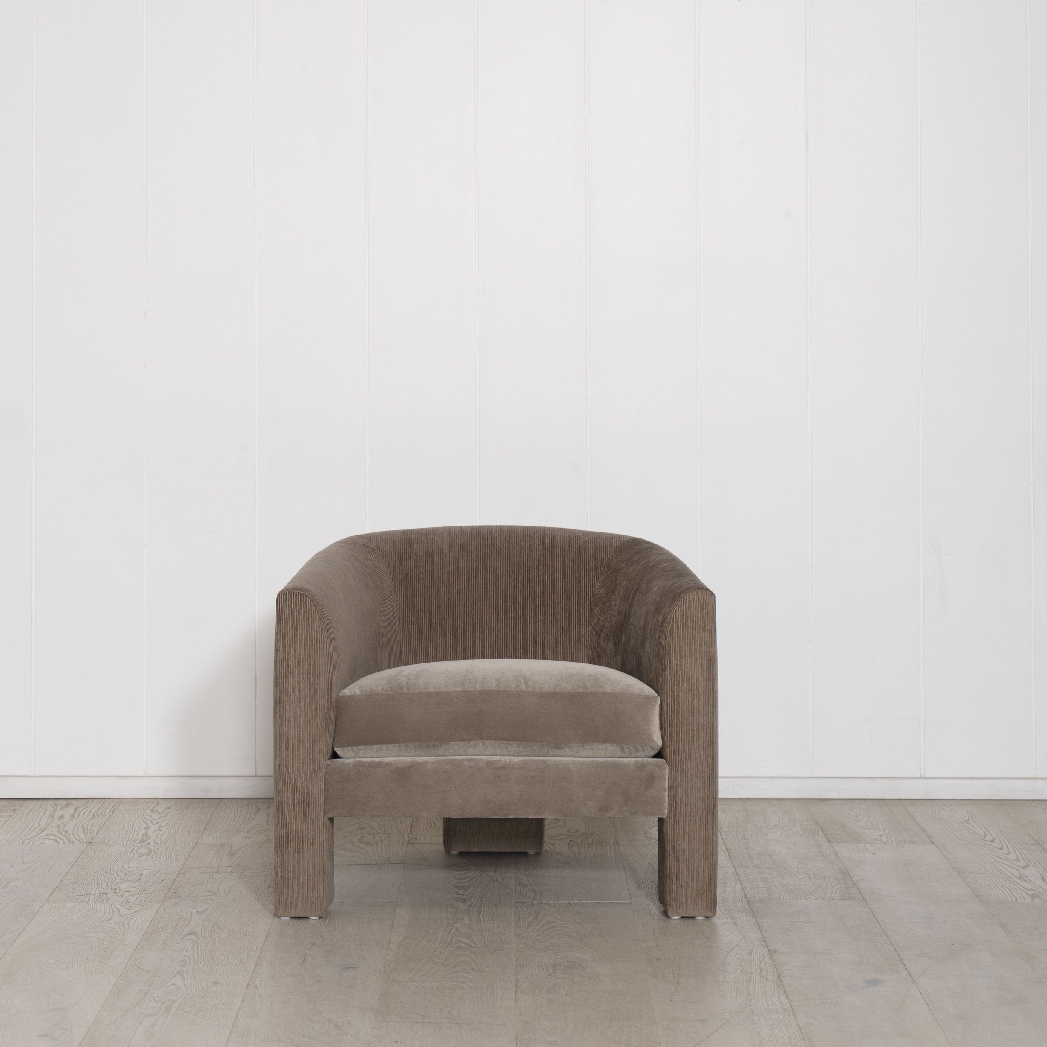 As Shown: in Mila Driftwood and Sky Taupe.Seat height : 19.5"Seat depth : 24"