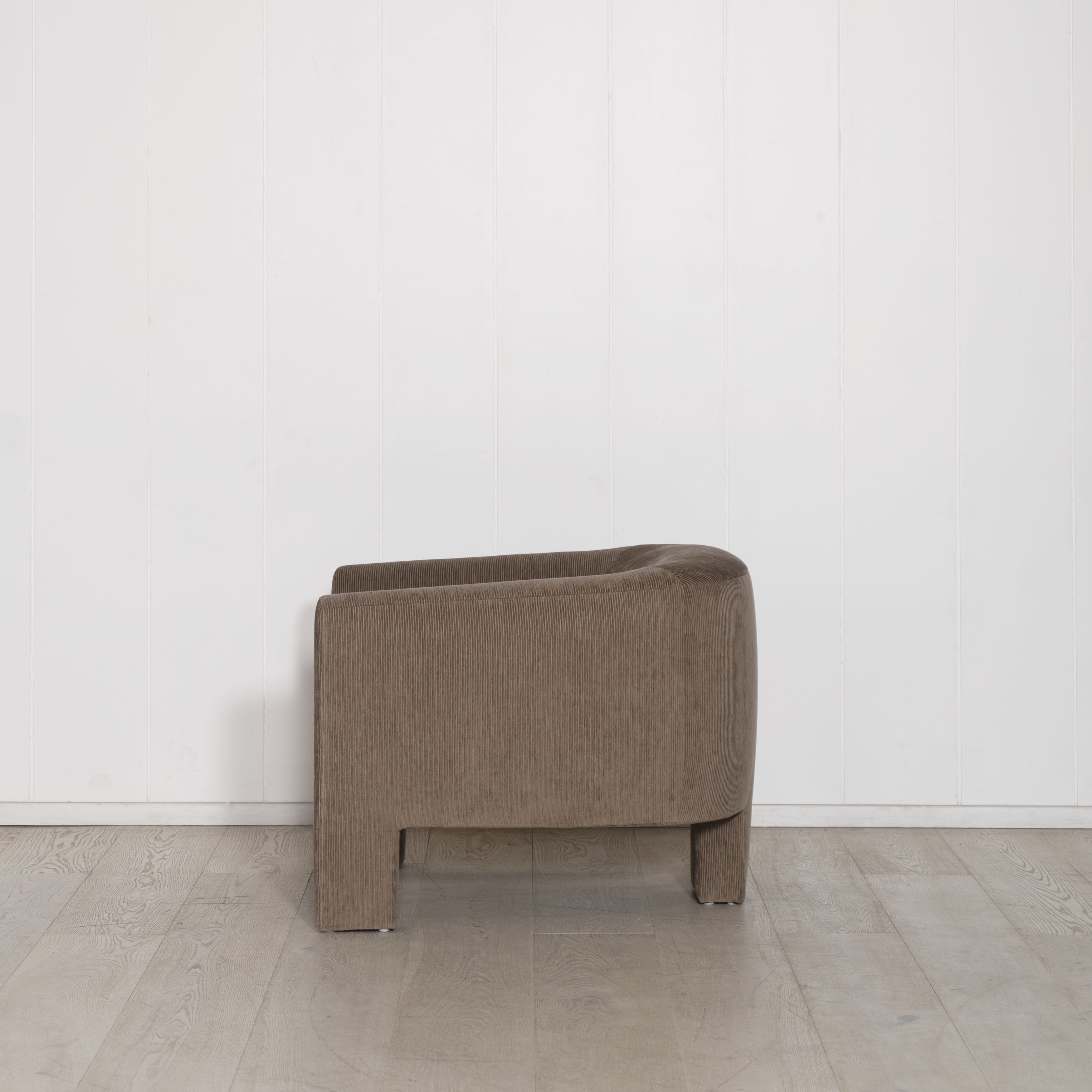 As Shown: in Mila Driftwood and Sky Taupe.Seat height : 19.5"Seat depth : 24"