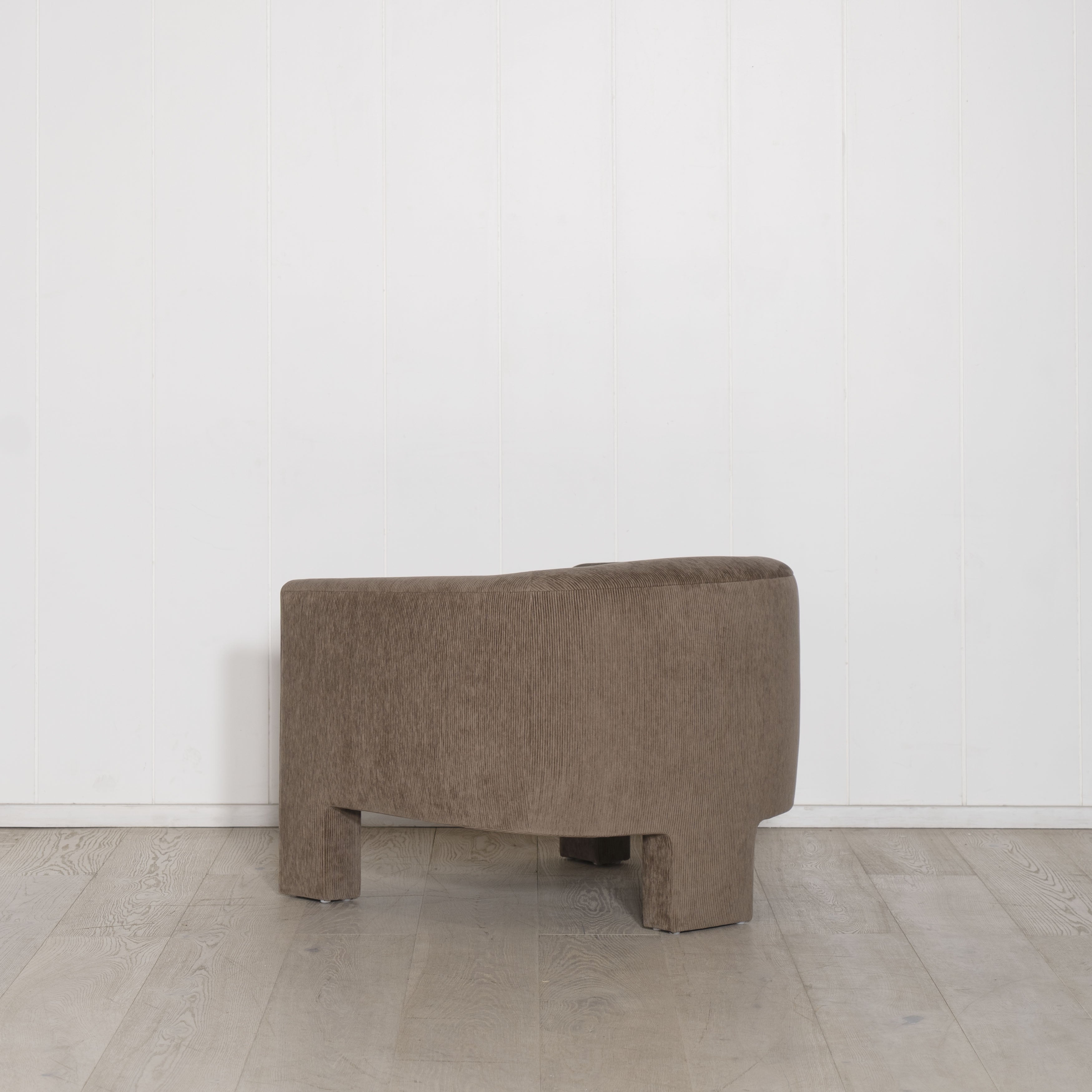 As Shown: in Mila Driftwood and Sky Taupe.Seat height : 19.5"Seat depth : 24"