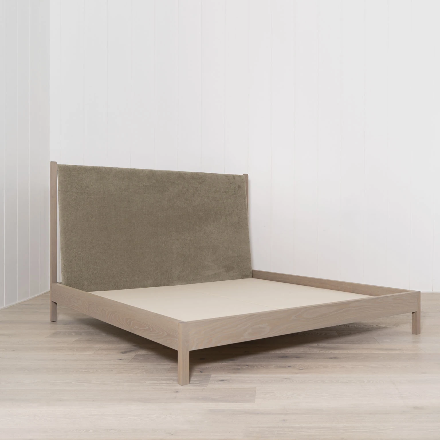 As Shown: Bellamy Moss, Mint White Super White