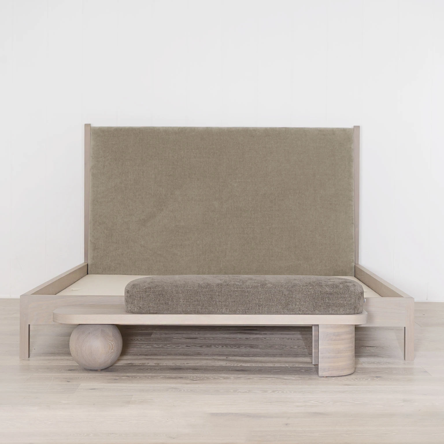 As Shown: Bellamy Moss, Mint White Super White