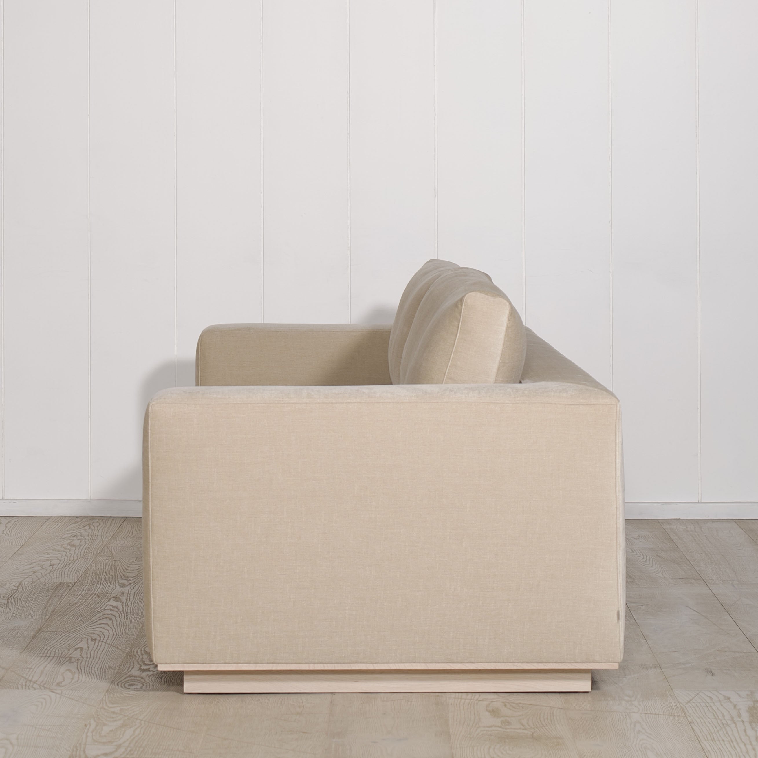 As Shown: Canyon Sand, Base in Mint White Natural