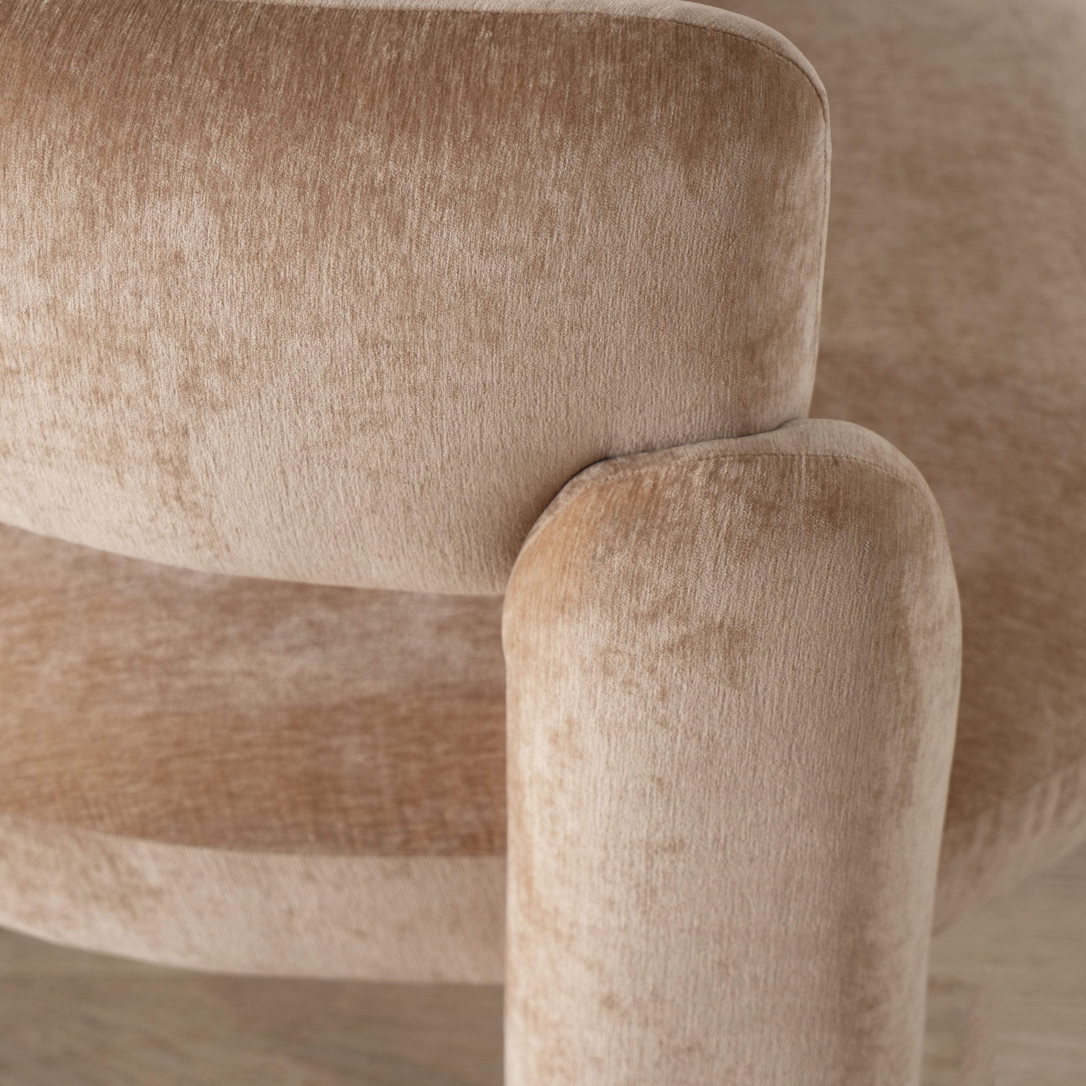 As Shown: in Lincoln Camel or Berber White.