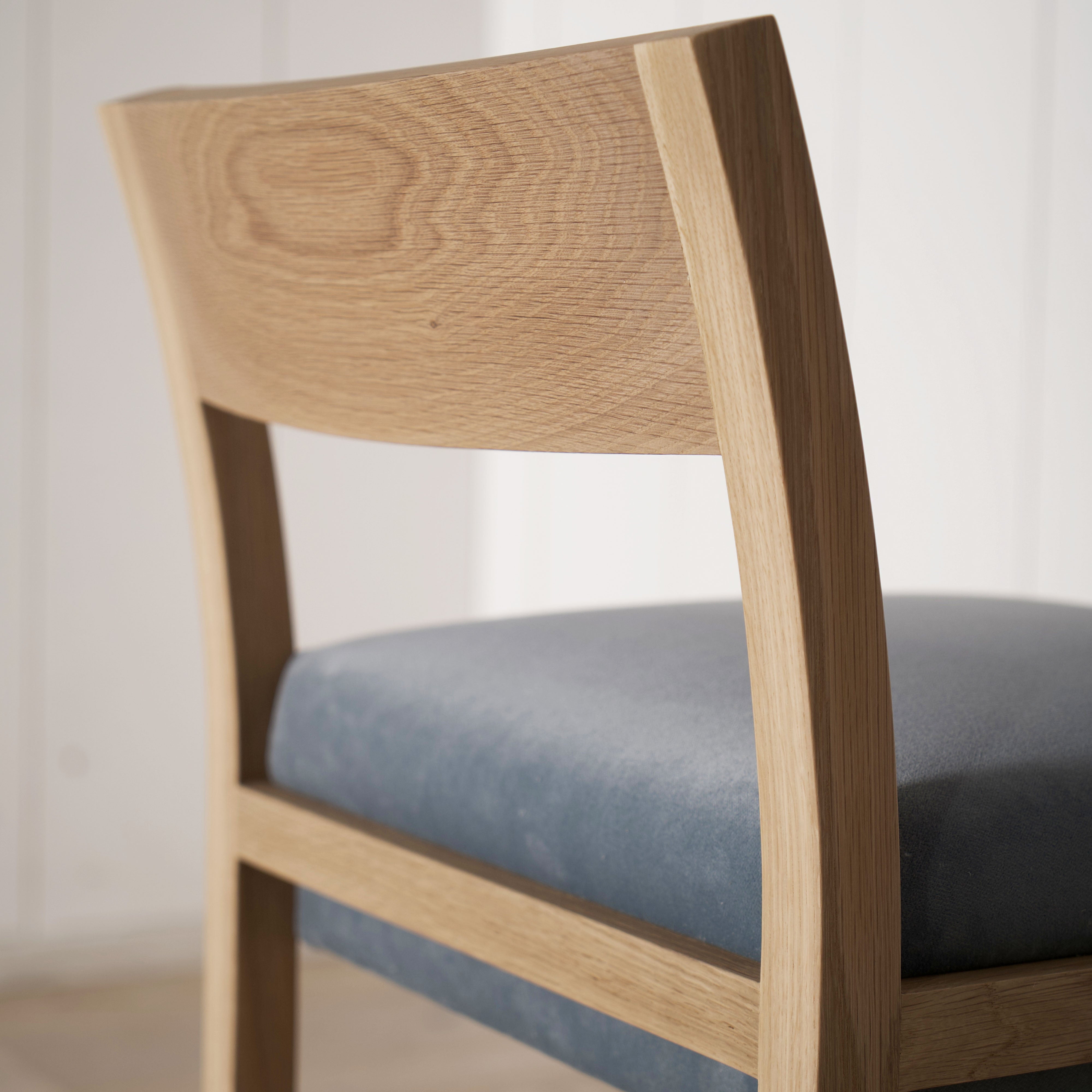 As Shown: Counter height: 18"W x 20"D x 33"H | Fabric: COM Sky Steel | Finish: Natural