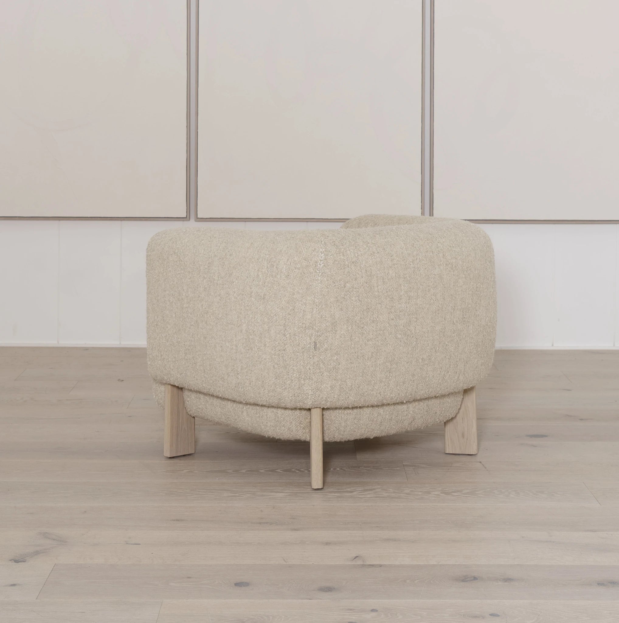 Palm Chair, Muskoka Living Collection - Shown in Berber Natural. Oak finished in Mint White / Natural