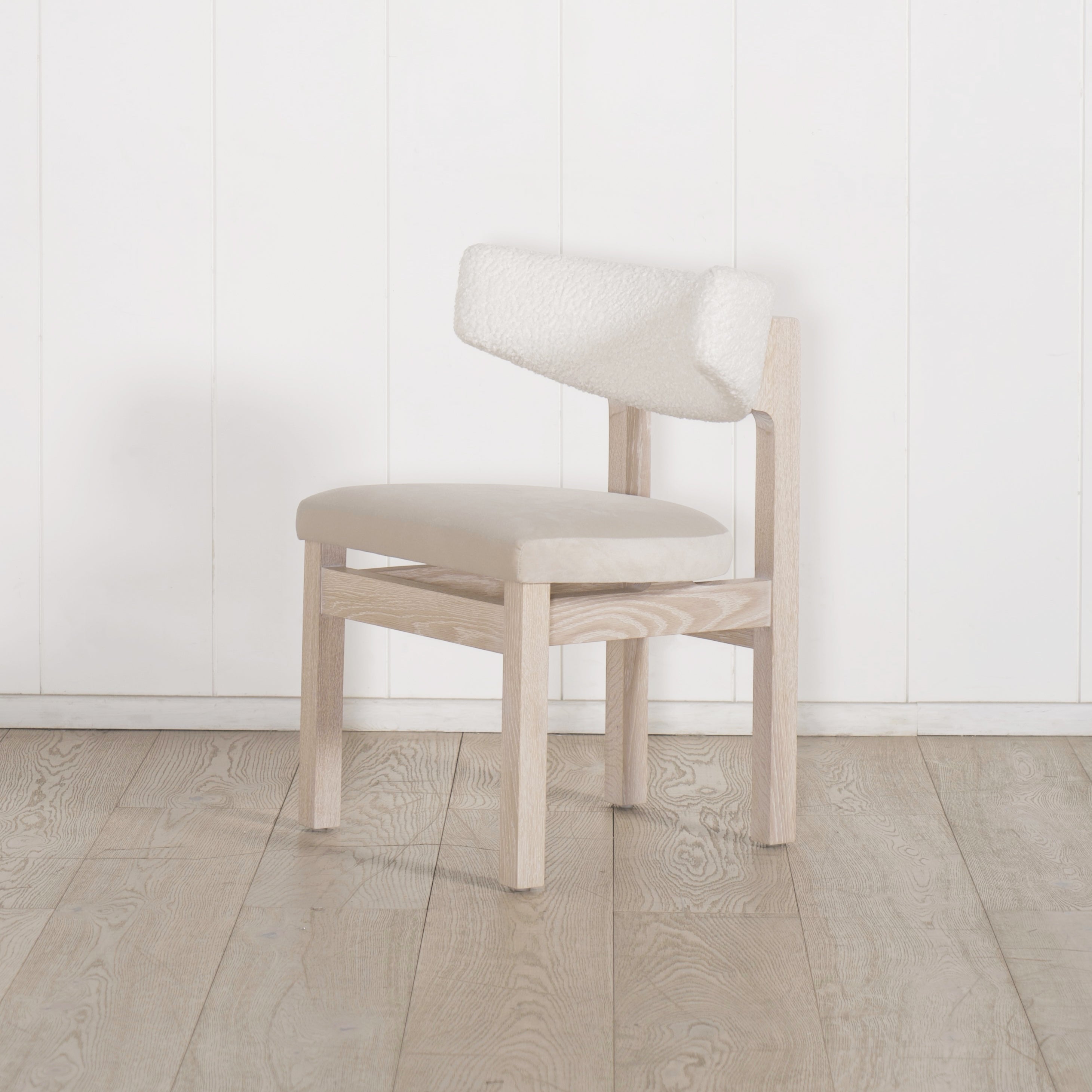 Sheepskin White back, Sky Flax seat. Mint White Super White oak