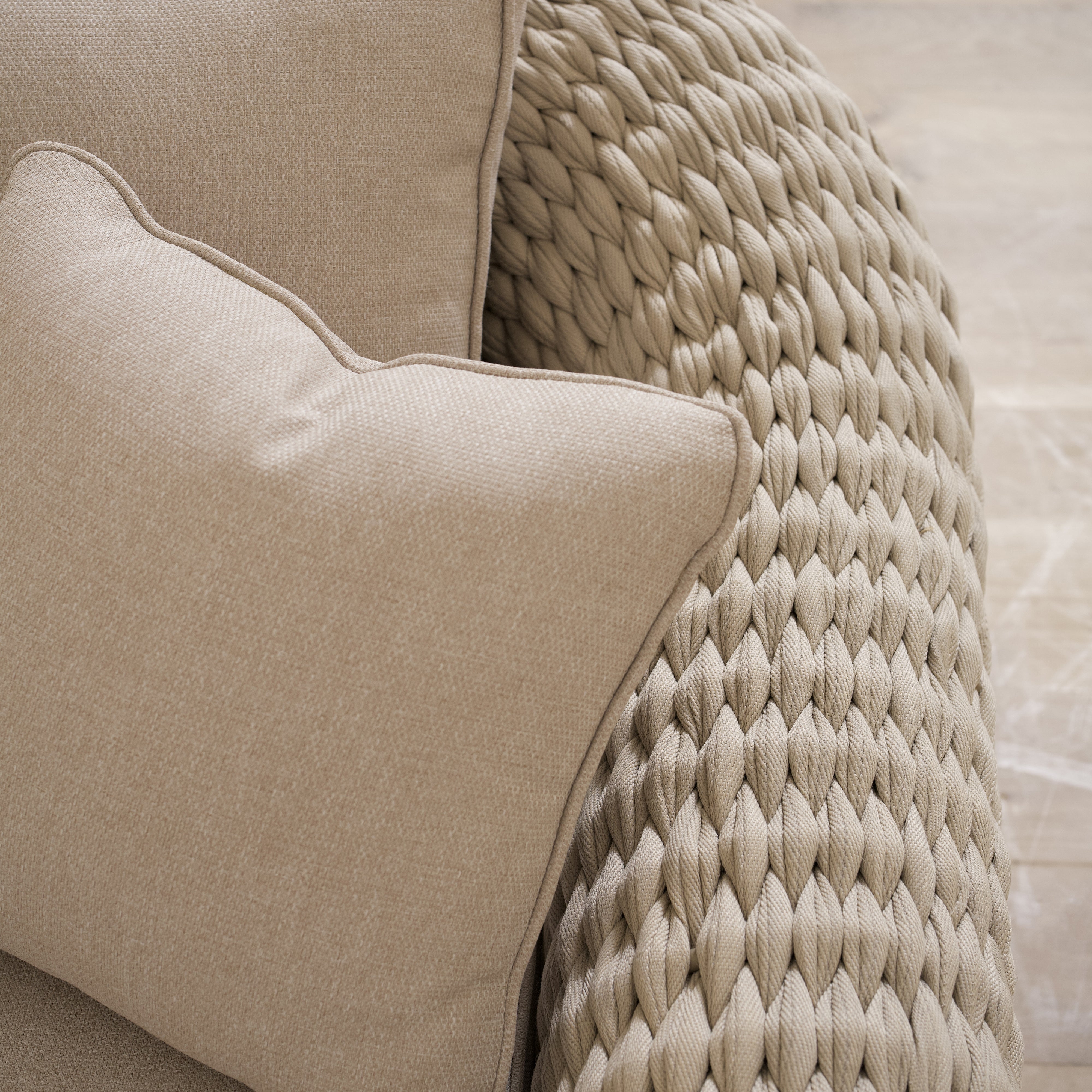 As Shown
Flax, Aluminum/Rope