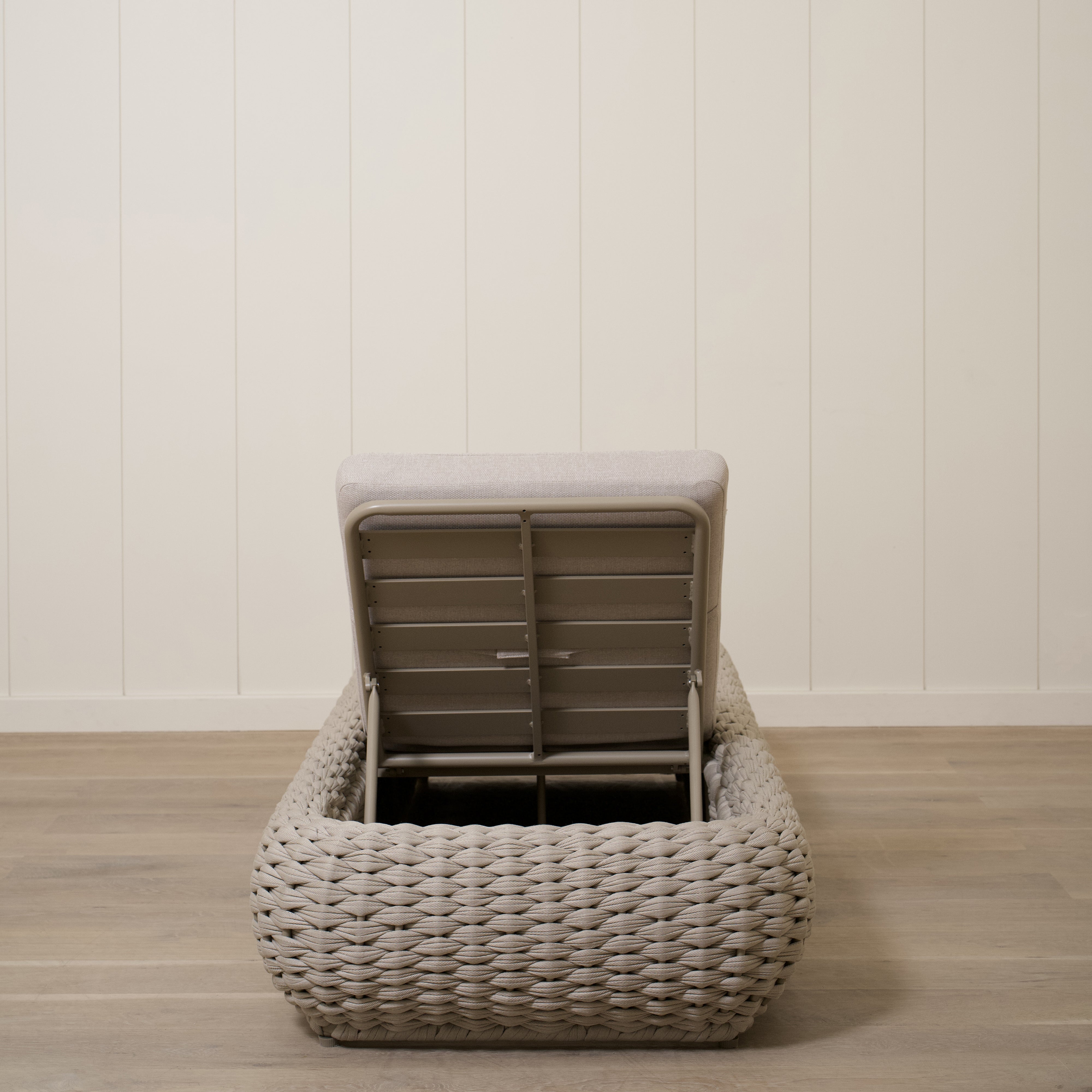 As Shown
Flax, Aluminum/Rope