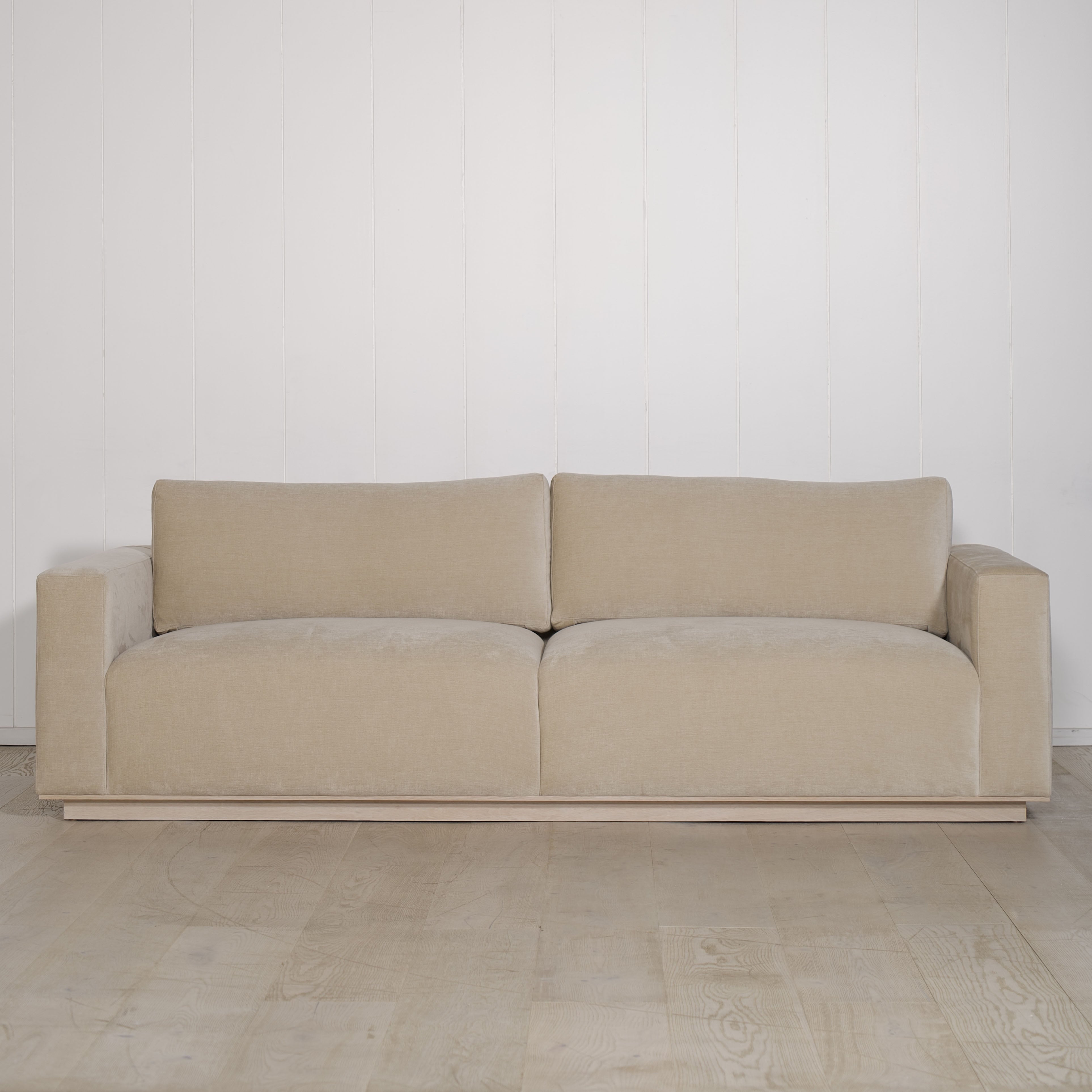 As Shown: Canyon Sand, Base in Mint White Natural
